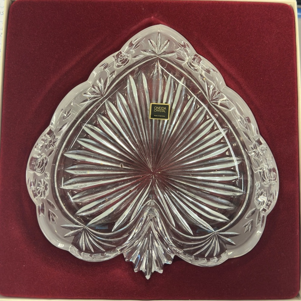Oneida Clear Glass Heart Art Piece
